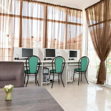 Sun Village Complex Napospart